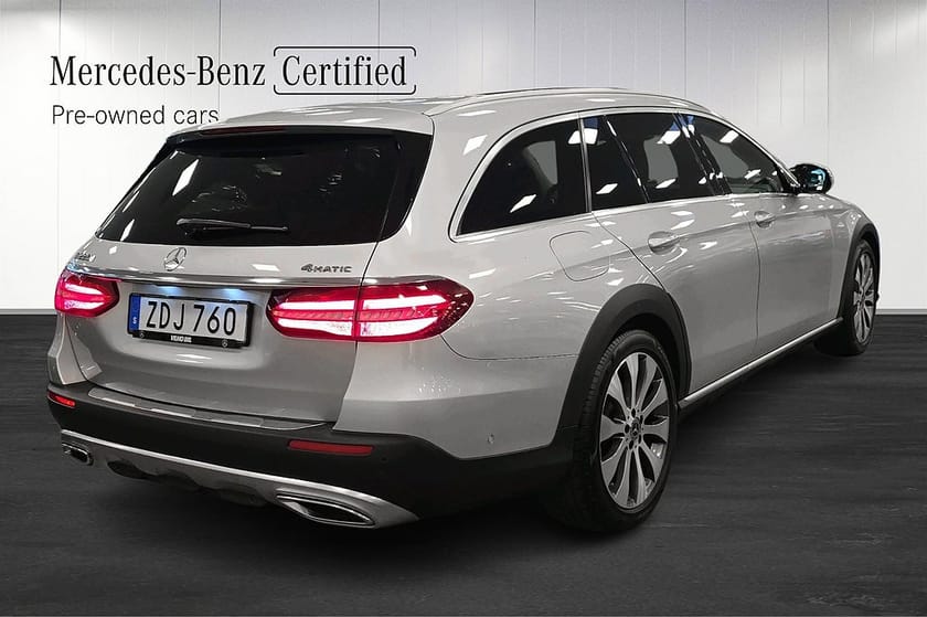 Bild 3 av Mercedes-Benz E 220 d 4MATIC All-Terrain Panorama Burmester Drag