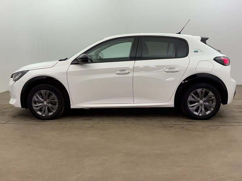 Bild 3 av Peugeot e-208 Allure 50kWh 136hk Backkamera Carplay Delskinn