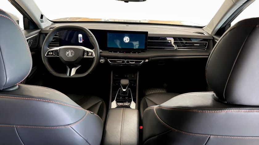 Bild 4 av MG HS PHEV LUXURY 307Hk / 360° / Blis / CarPlay
