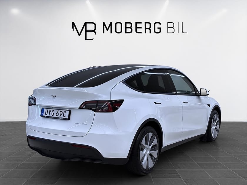 Bild 4 av Tesla Model Y Long Range AWD 514hk Helg på Moberg! Pano Läder Navi B-Kamera