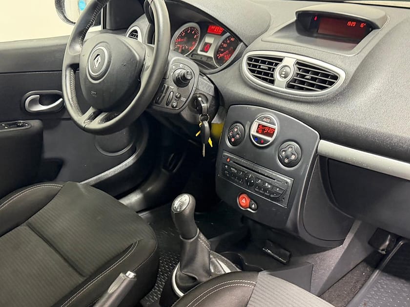 Bild 2 av Renault Clio  Halvkombi 5-dörrars 1.2 E85 Euro 5