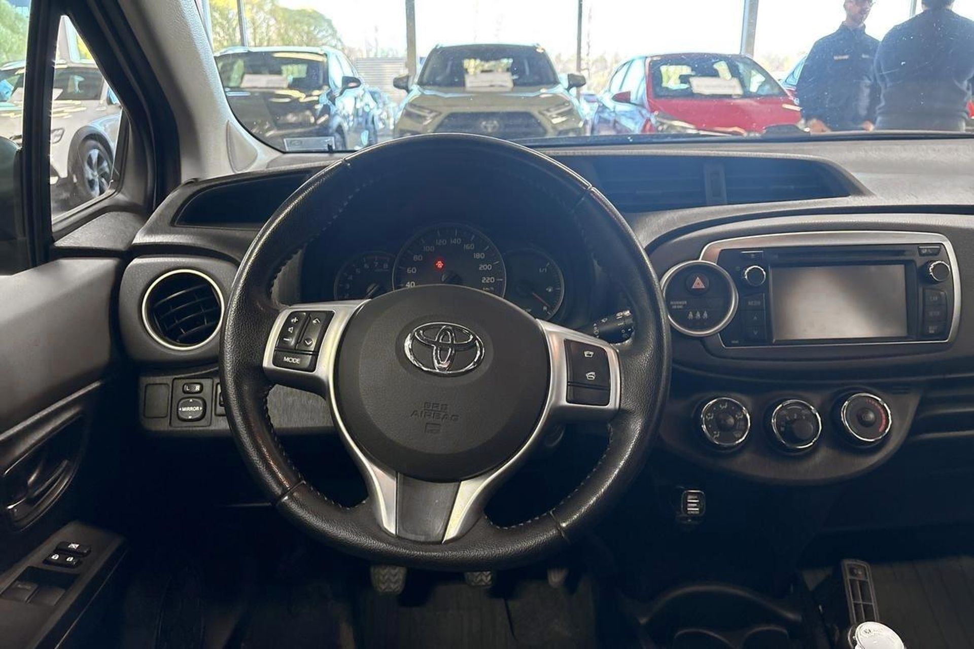 Toyota Yaris 1.33 5-D ACTIV 2012, bild 7/10