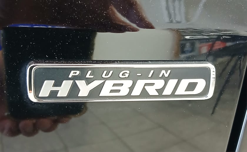 Bild 2 av Ford Kuga Plug-In Hybrid Backkamera Drag