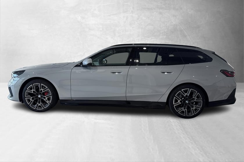 Bilde 2 av BMW i5 xDrive40 Touring 4wd, B&W, Skinn, M Sport pro+++