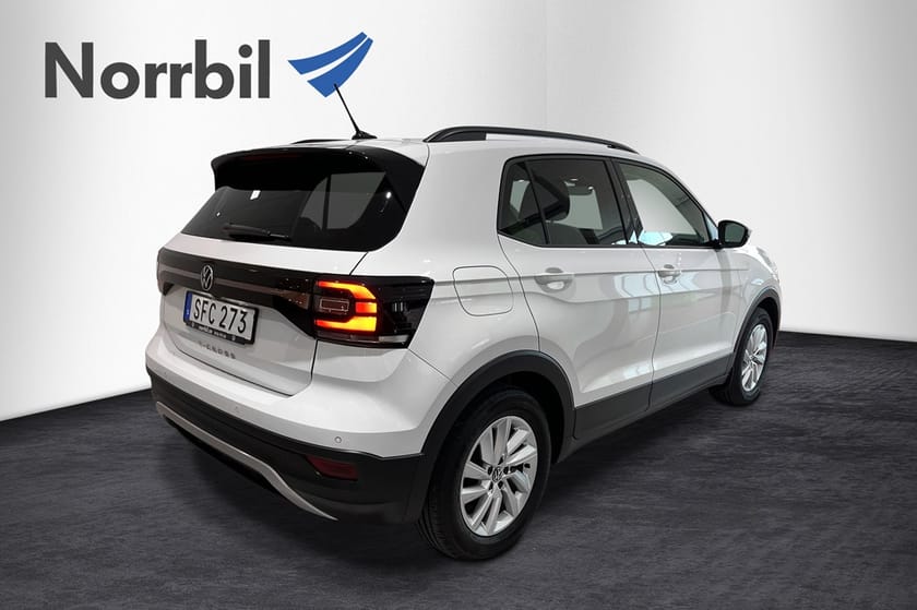 Bild 4 av Volkswagen T-Cross TSI 95 Backkamera App connect