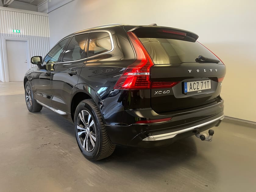 Bild 2 av Volvo XC60 Recharge T6 Core Edition / Tonade rutor / Navigation /