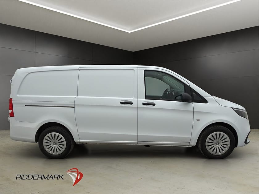 Bild 2 av Mercedes-Benz Vito 116 CDI 2.8t L2 Värmare Drag B-Kamera CARPLAY MOMS