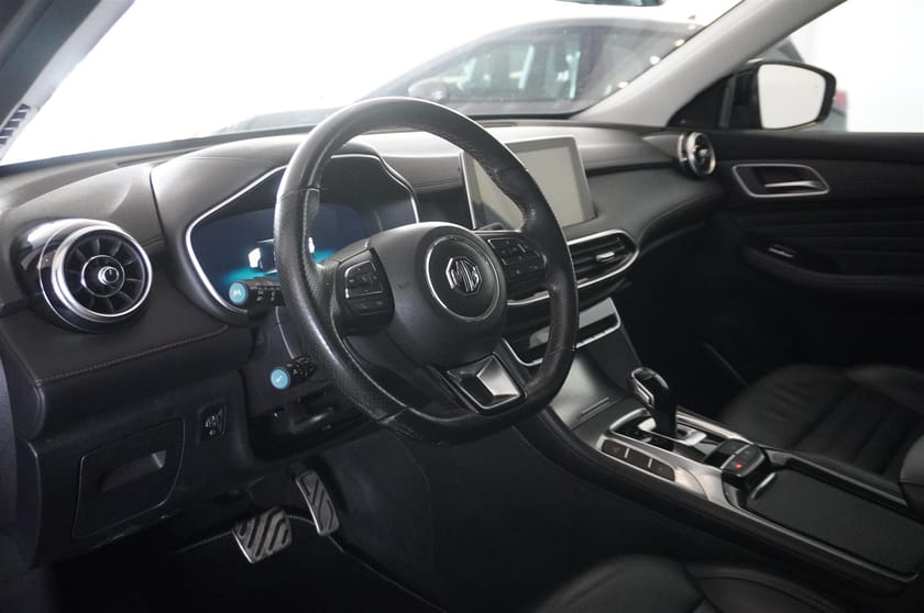 Bild 2 av MG EHS PHEV 1.5T Luxury Panorama