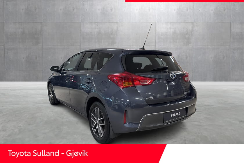 Bilde 3 av Toyota Auris Hybrid Ny service / Ny EU / Sommer/vinterhjul