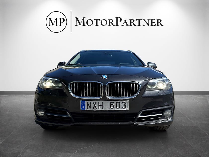 Bild 2 av BMW 520d xDrive Touring Cockpit Navi Drag Rattvärme