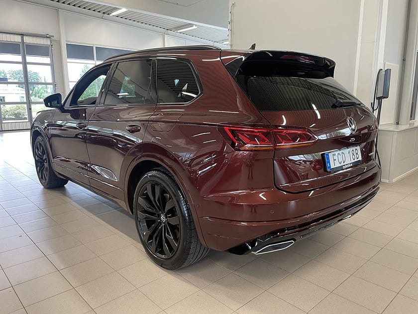 Bild 4 av Volkswagen Touareg R eHybrid 462HK Pano / HUD / Dynaudio