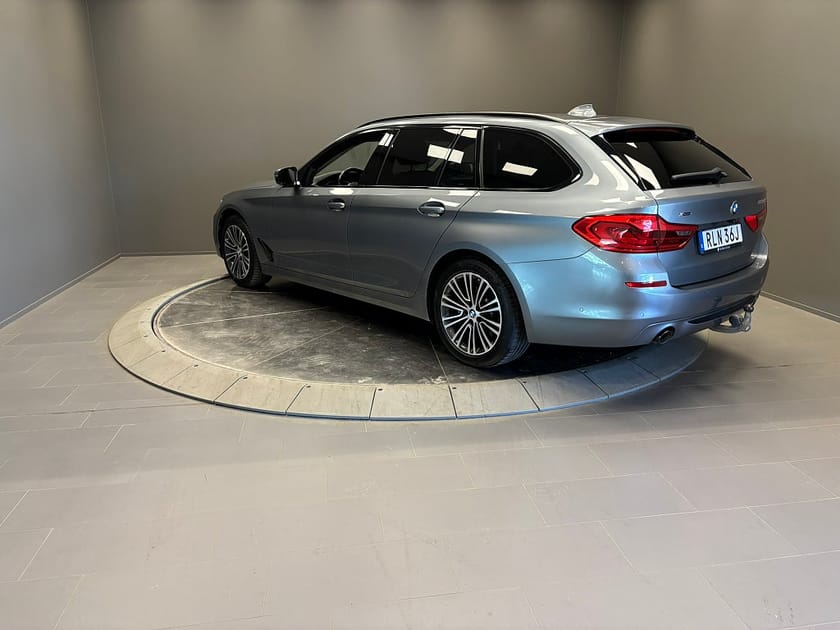 Bild 3 av BMW 520d xDrive Touring Steptronic Sport line Euro 6