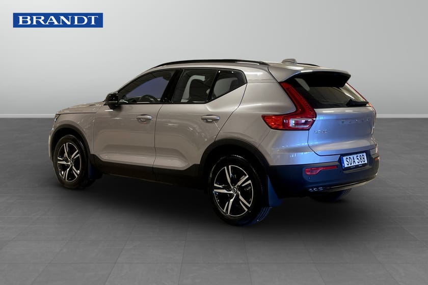 Bild 2 av Volvo XC40 B3 FWD Bensin Plus Dark