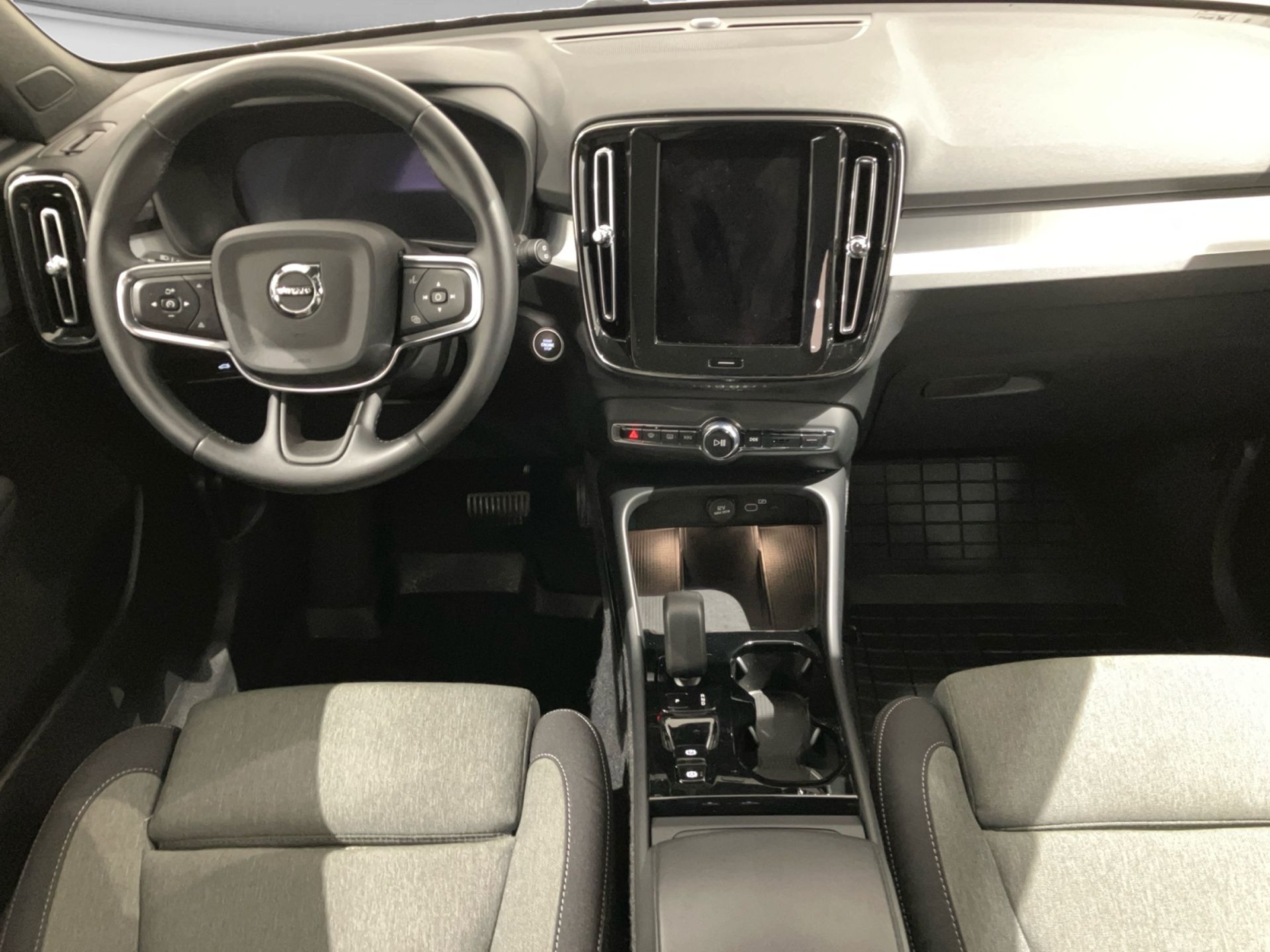 Volvo XC40 B3 FWD Bensin Plus Dark 2025, bild 7/10