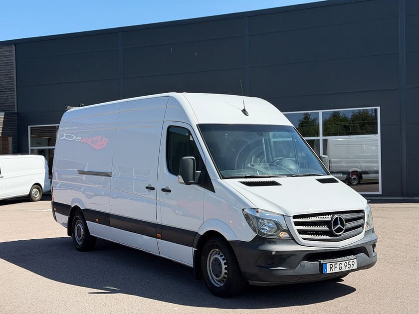 Bild 2 av Mercedes-Benz Sprinter 316 BlueTEC Skåpbil 2.2 B-Kamera 3-Sits Dragkrok