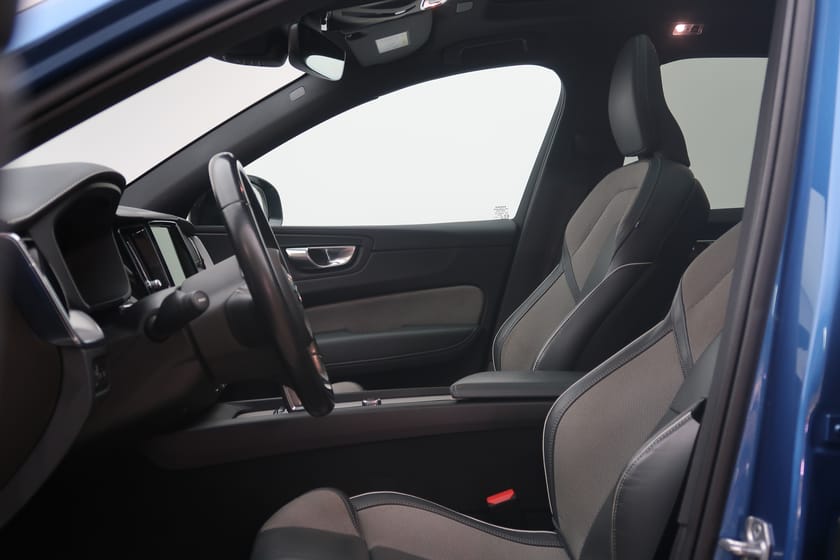 Bild 4 av Volvo XC60 T8 AWD Recharge R-Design T/Pano/360K