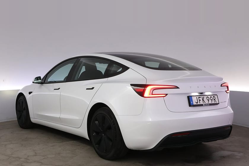 Bild 4 av Tesla Model 3 Long Range AWD Highland Autopilot Pano