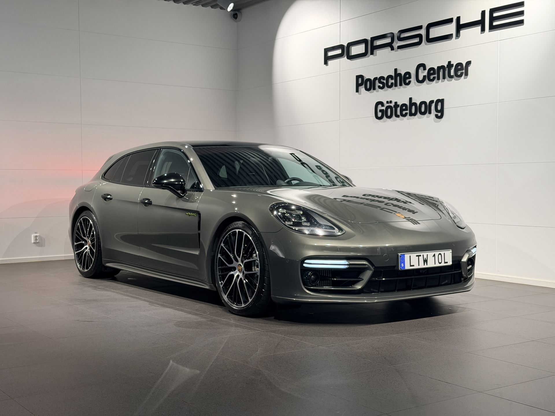 Porsche Panamera 2023, bild 2/28