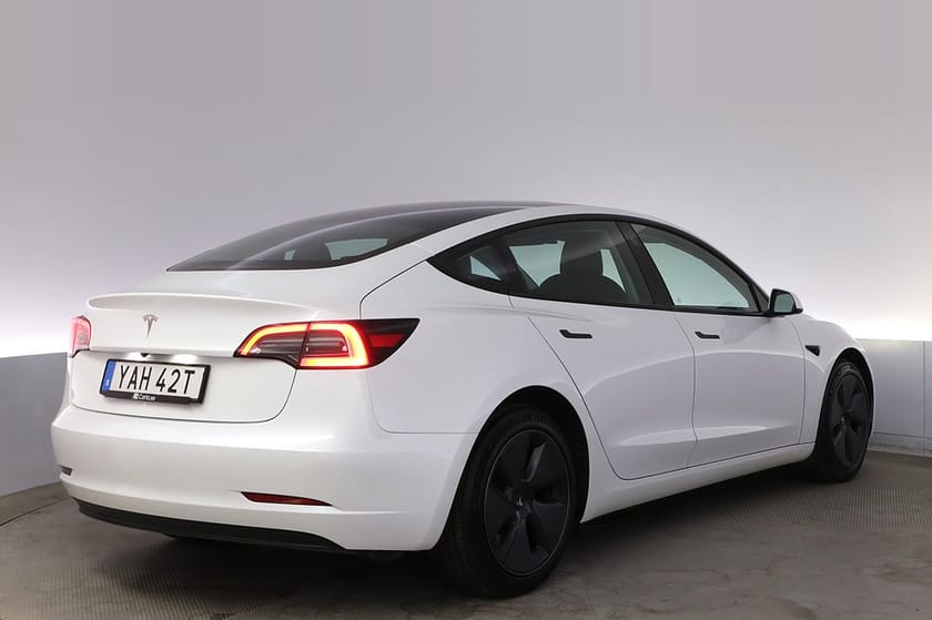 Bild 5 av Tesla Model 3 Standard Range RWD Refresh AP Pano V-hjul