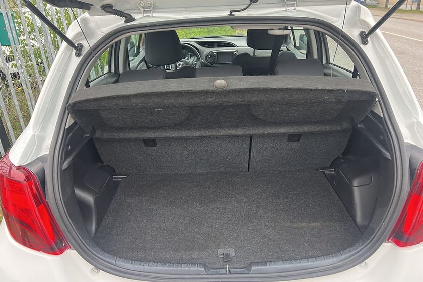 Bild 3 av Toyota Yaris Hybrid e-CVT Active