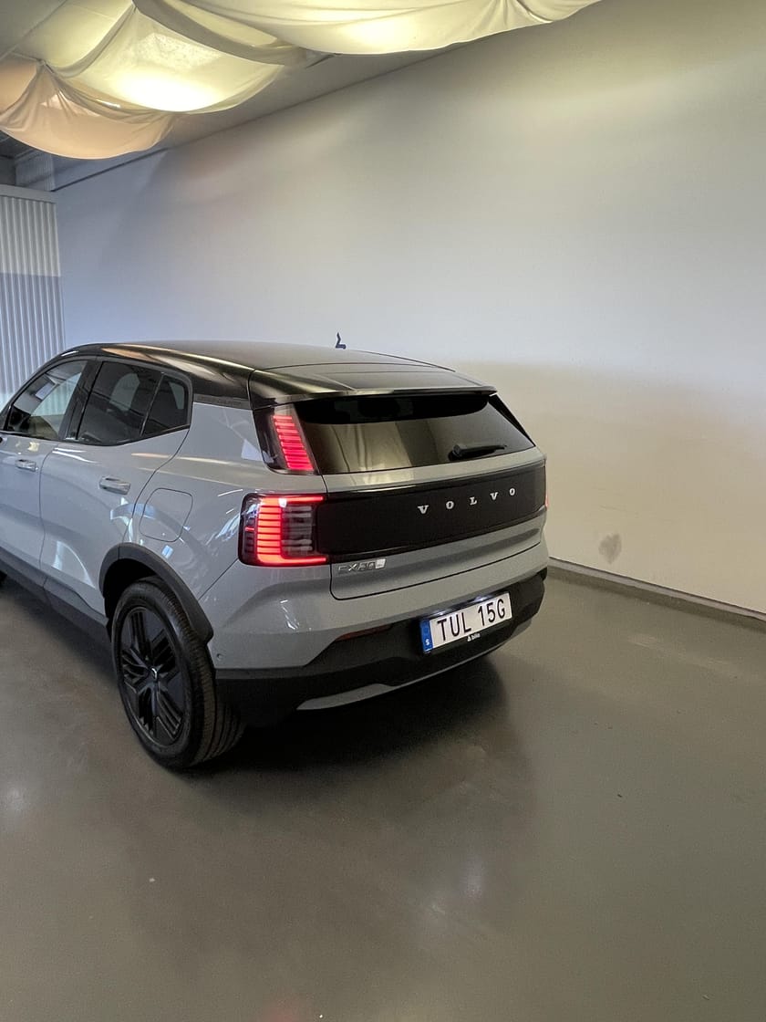 Bild 3 av Volvo EX30 Cross Country Twin Motor Performance M Perform Ultra/ Panoramatak/ 360 kamera/ BLIS/  10.000kr Tillbehör/
