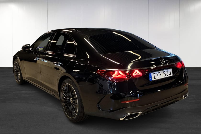 Bild 4 av Mercedes-Benz E 300 de 4MATIC 4M 9G-Tronic | AMG | Advanced Edition | 360 | Nightpaket