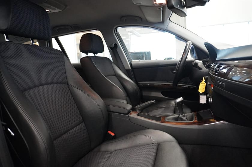 Bild 4 av BMW 325i Touring Sportstol Xenon Farthållare