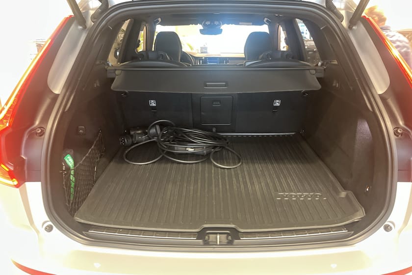 Bild 3 av Volvo XC60 T8 AWD Recharge Polestar Engineered/HUD, Drag, 22"