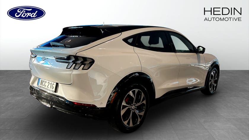 Bild 2 av Ford Mustang Mach-E Standard Range AWD 269HK 400km Teknikpaket