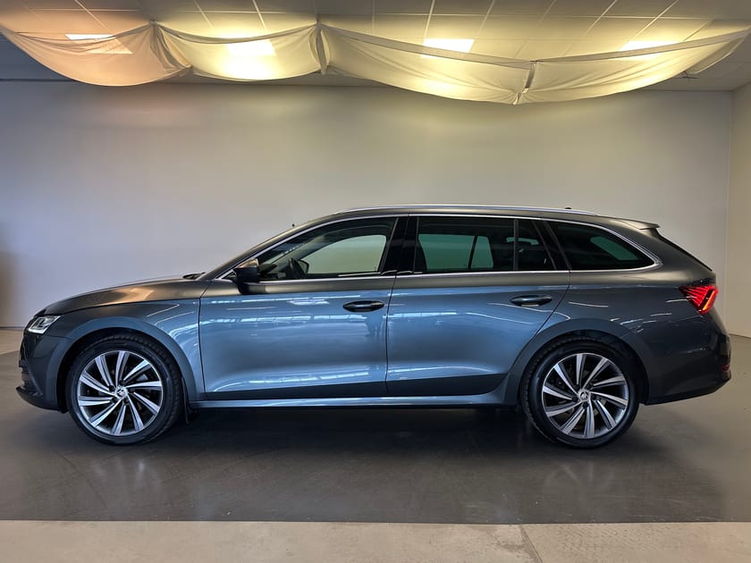 Bild 4 av Škoda Octavia Kombi 2.0 TDI SCR Style / Panoramatak / Dragkrok / Backkamera / Navigation