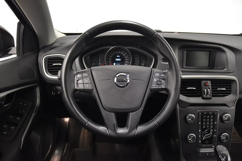 Bild 2 av Volvo V40 T2 B-värm P-sensorer Farth Nybes Dragkrok