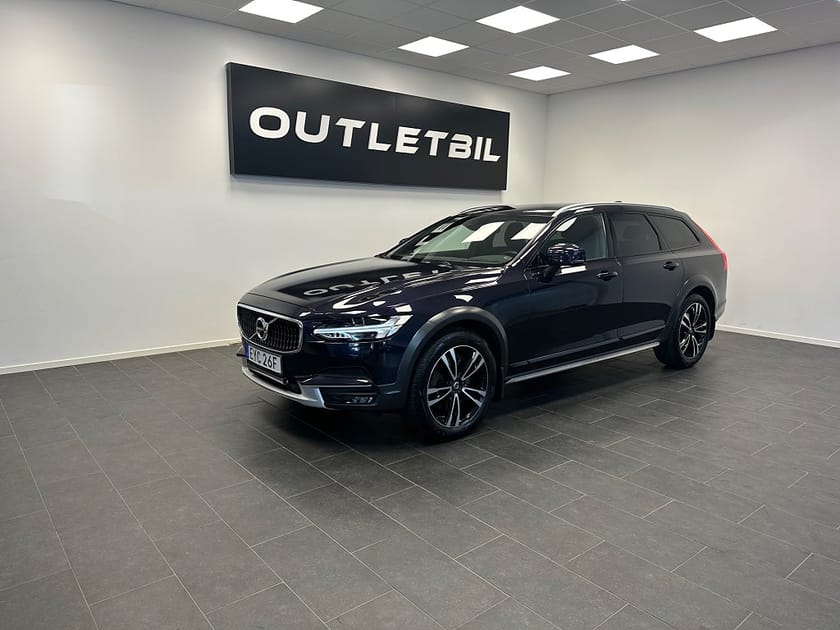 Bild 1 av Volvo V90 Cross Country D4 AWD  Pro Plus Head Up Drag Carplay H&K Läder