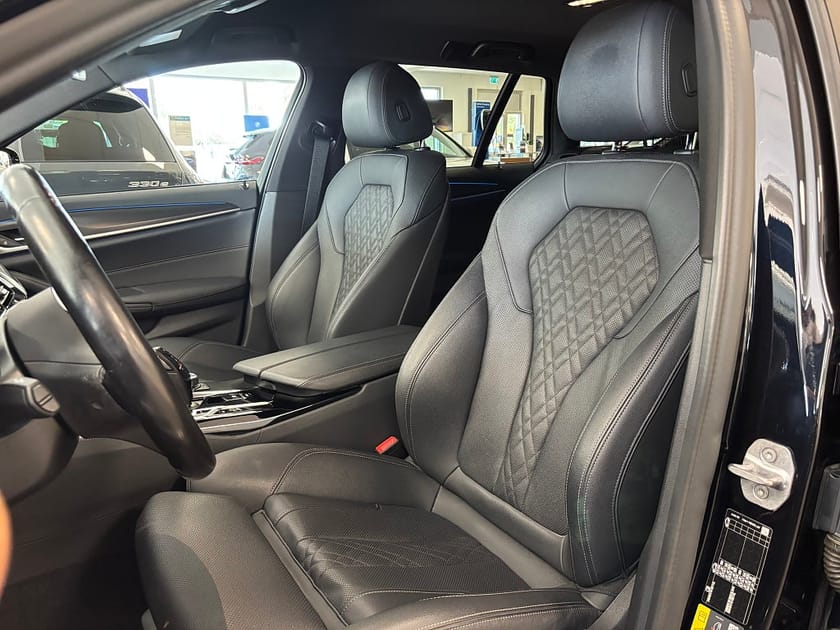 Bild 4 av BMW 530e xDrive Touring Sportstolar Rattvärme Drag