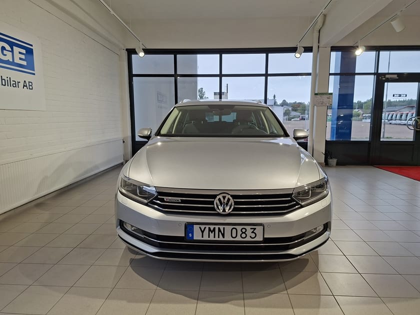 Bild 2 av Volkswagen Passat Sportscombi 2.0 TDI 190hk AWD Dragkrok Värmare Backkamera ACC
