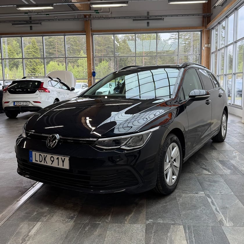 Bild 5 av Volkswagen Golf Sportscombi 1.5 eTSI Base Carplay Cockpit Värmare Drag
