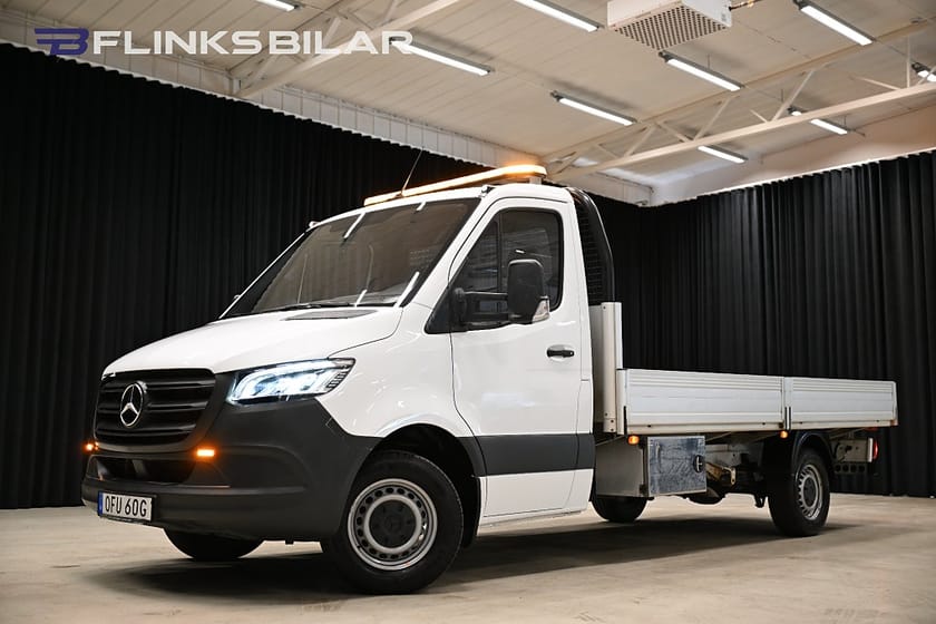 Bild 1 av Mercedes-Benz Sprinter 317 CDI RWD Chassi 9G 170HK L4|Långflak|LED|Drag|Värmare|Leasbar