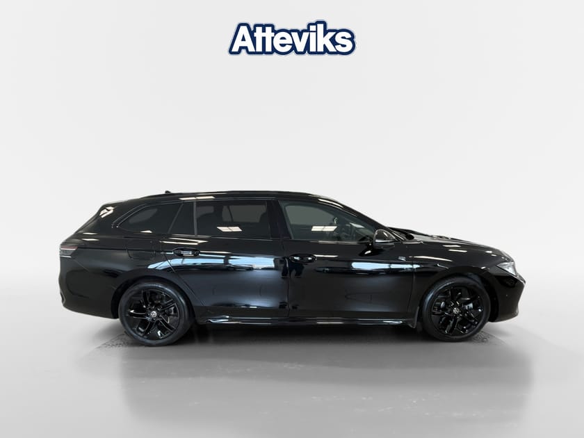 Bild 2 av Volkswagen Passat Sportscombi R-Line 2.0 TDI 4MOTION *Drag/360/Keyless/Elstol*