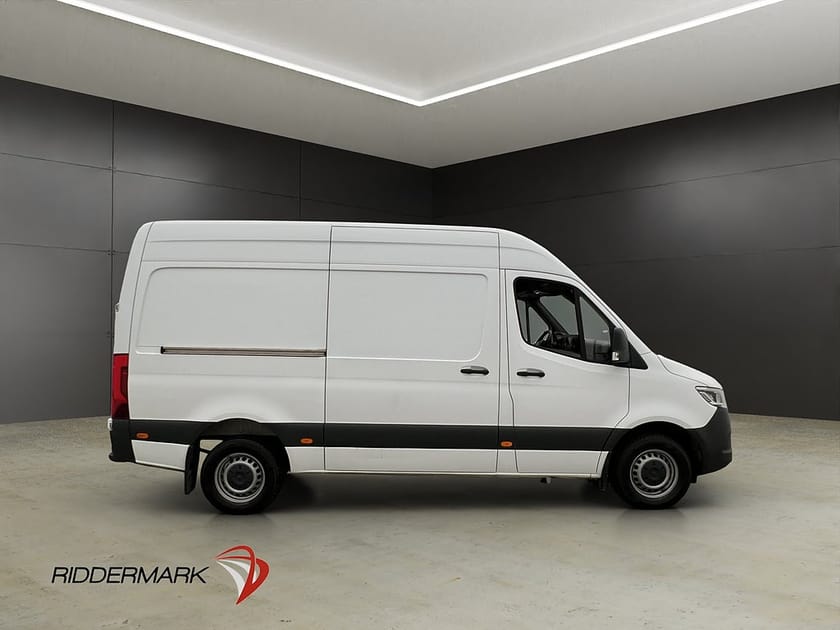 Bild 2 av Mercedes-Benz Sprinter 317 CDI RWD Panel Van L2H2 Värm Drag B-Kam 2xDörr Moms