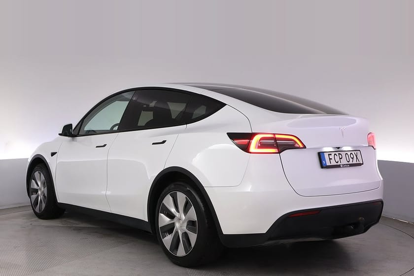 Bild 4 av Tesla Model Y Standard Range RWD Autopilot Panorama Drag