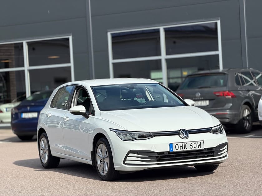 Bild 4 av Volkswagen Golf 1.0 eTSI Automat B-Kamera Rattvärme