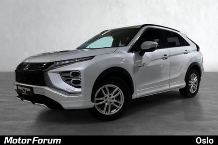 Mitsubishi Eclipse Cross PHEV 4x4-soltak-hengerfeste-lav kilometer- skinn