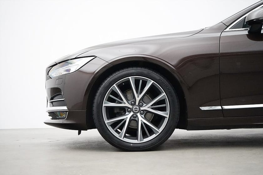 Bild 2 av Volvo V90 D3 / 150hk / Inscription / HUD / 360° / Pano