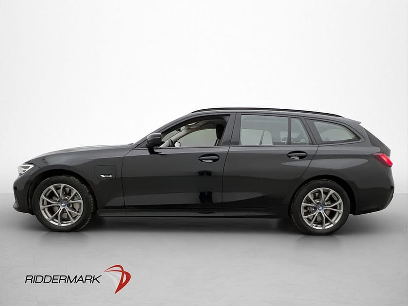 Bild 3 av BMW 330e xDrive Touring 292hk Sport Line Navi Sensorer MOMS