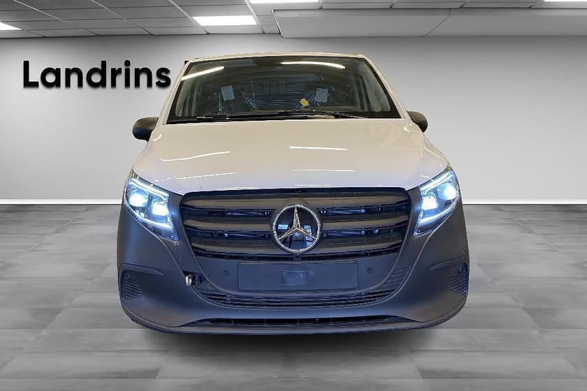 Bild 2 av Mercedes-Benz eVito 112 119 skåp lång 90 kWh *lagerbil*