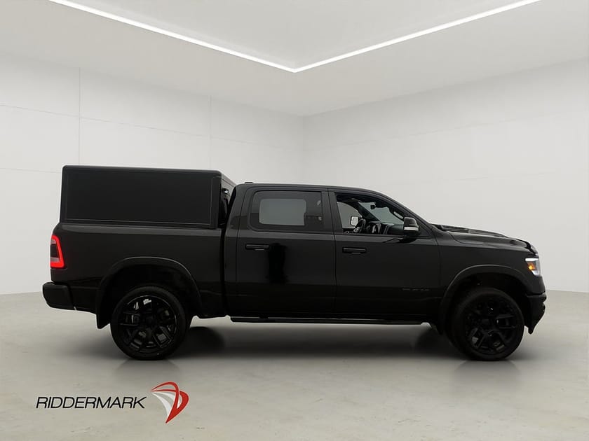 Bild 2 av RAM 1500 Crew Cab Dodge Laramie Night V8 4x4 Luft Pano H/K Släde Moms