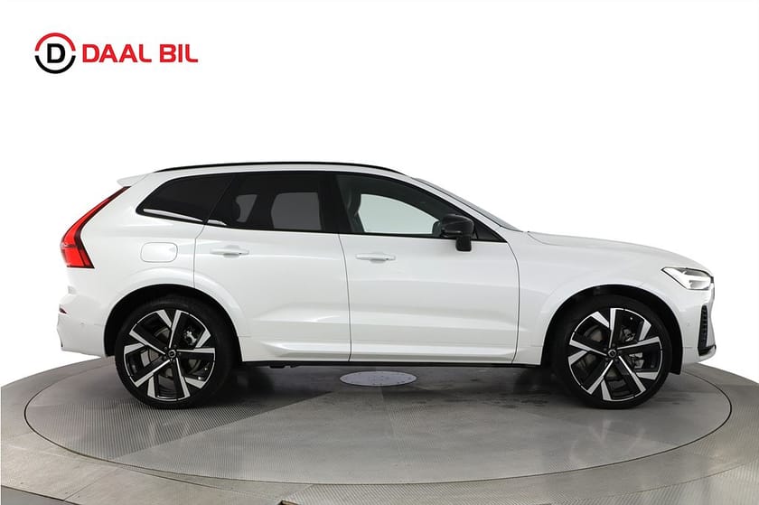 Bild 5 av Volvo XC60 RECHARGE T6 AWD 350HK BLACK EDT PLUS H/K® PANO 360-KAM