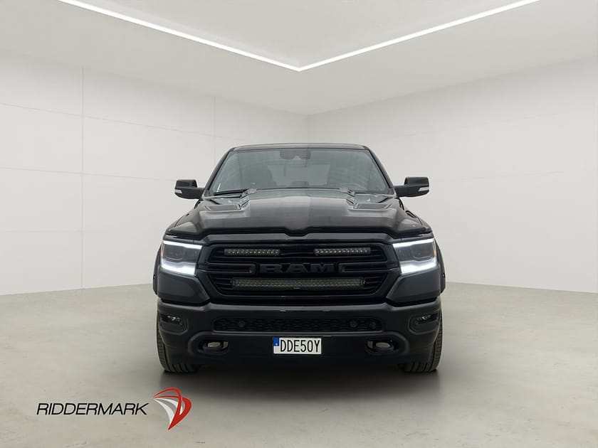 Bild 5 av RAM 1500 Crew Cab Dodge Laramie Night 5.7 4x4 Drag Luft H/K Pano Moms