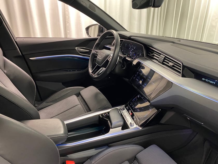 Bild 4 av Audi Q8 55 e-tron quattro 300KW "SE SPEC"
