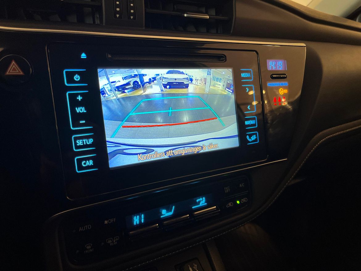 Toyota Auris 2016 - miniatyr 17