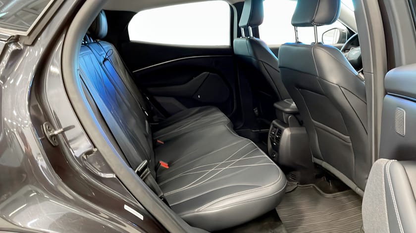 Bild 5 av Ford Mustang Mach-E Standard Range RWD / B&O / 360-kamera